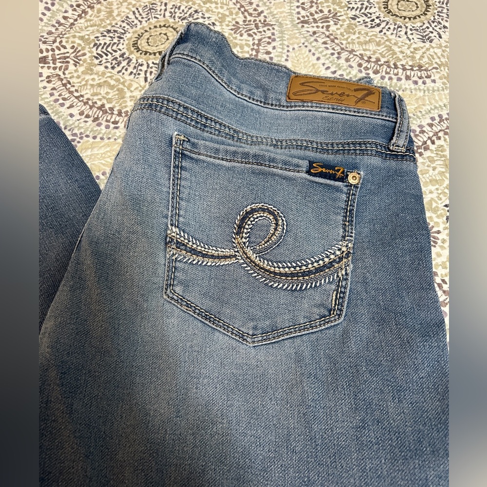 Seven7 Capri Jeans Size 14 Light Blue Wash Very Good Condition- See pics